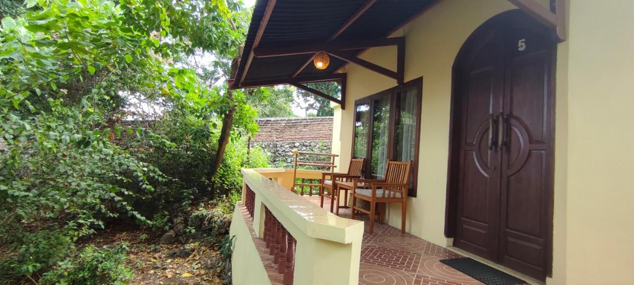 Bara Beach Bungalows Bira Buitenkant foto
